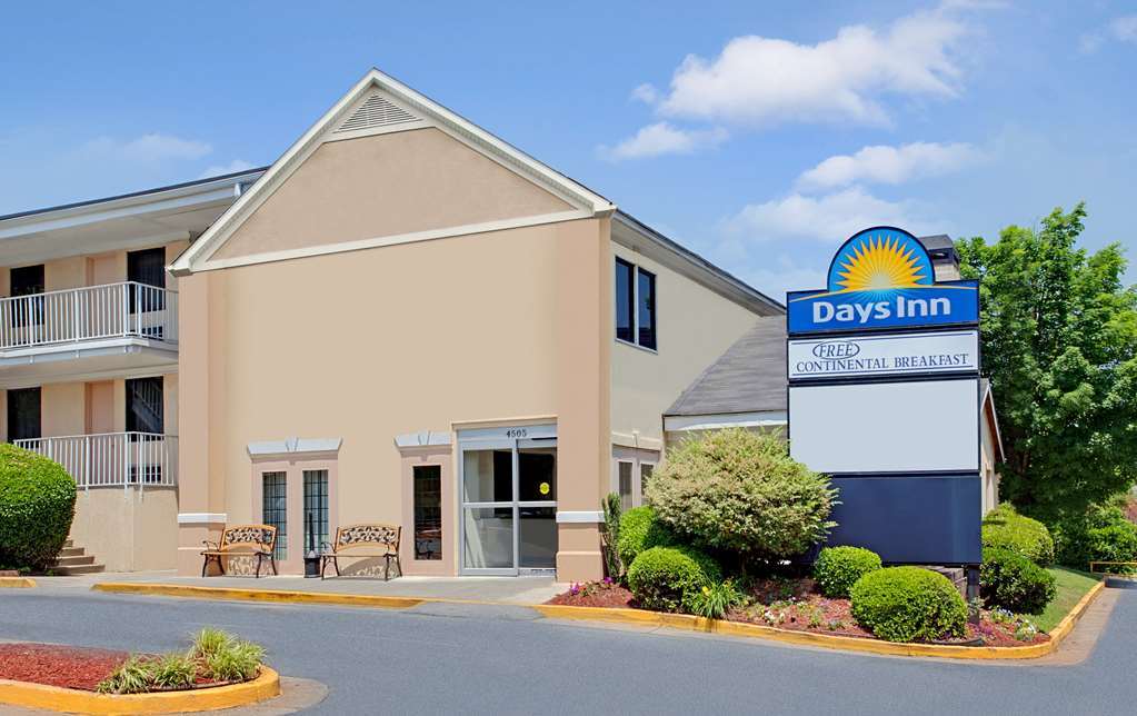 Days Inn By Wyndham College Park Airport Best Road Exterior foto